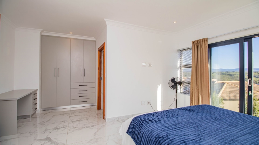 5 Bedroom Property for Sale in The Hill Western Cape